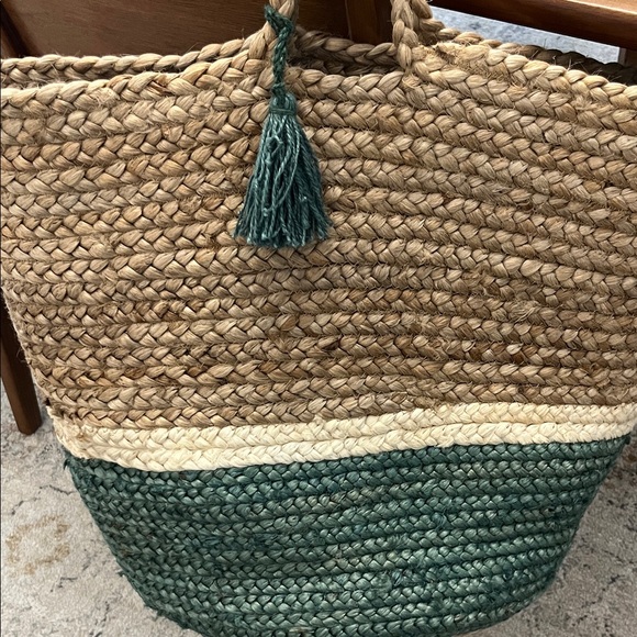 Handcrafted Large Woven Basket/Tote with Handles - Picture 4 of 4